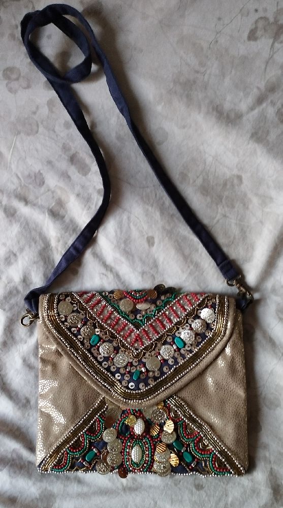 sac bandoulière brodée