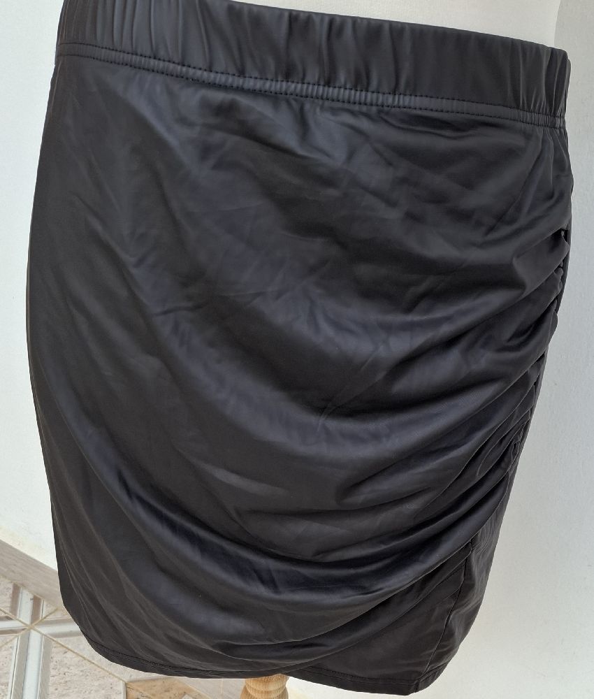 jupe effet cuir