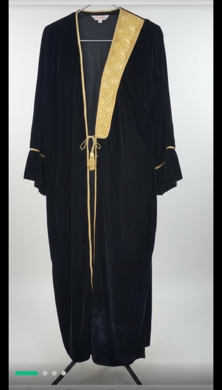 Abaya velours noir doré