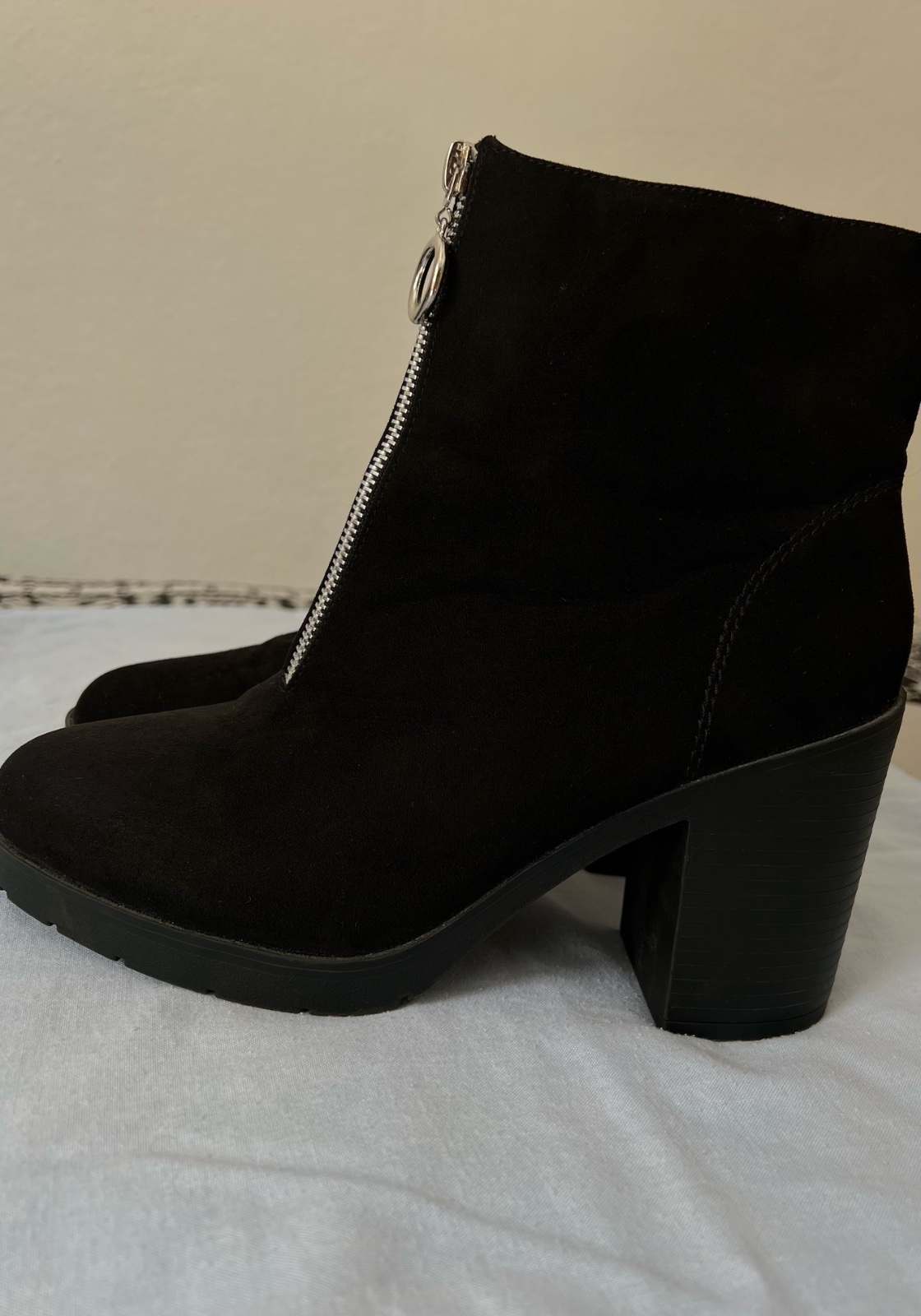 Une bottines noires 