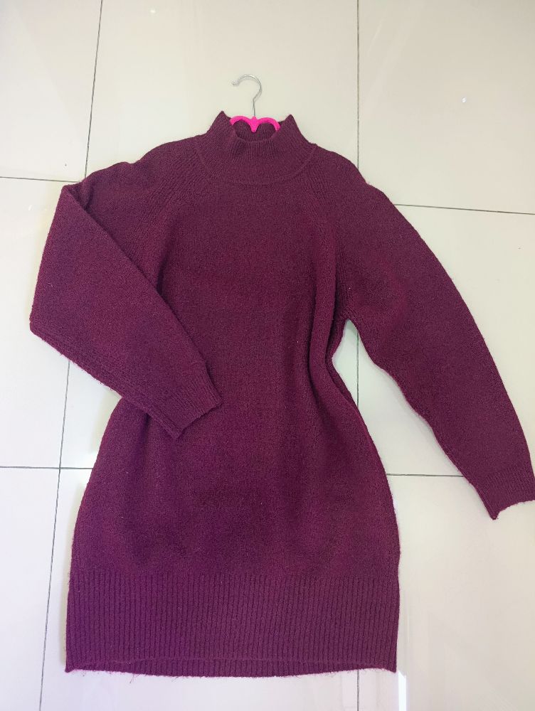 Pull robe en laine jamais porté 