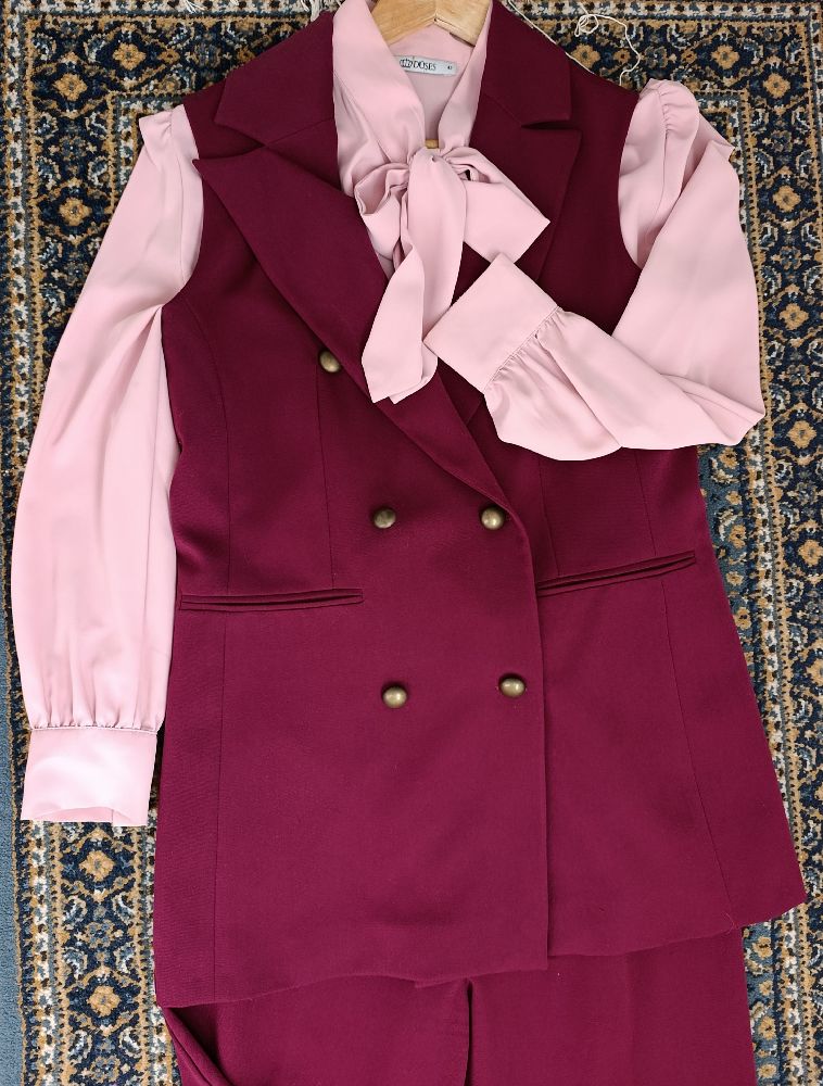 Ensemble en burgundy taille 40 en excellent état 