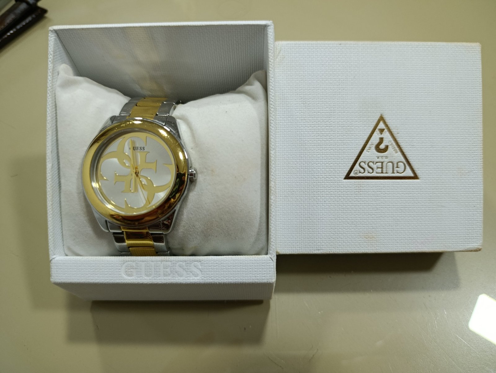Montre Guess bicolore 