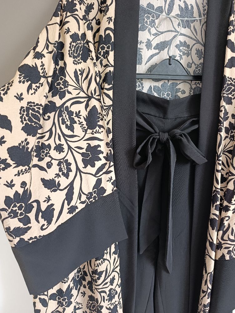 Ensemble pantalon large avec kimono en parfait état 
