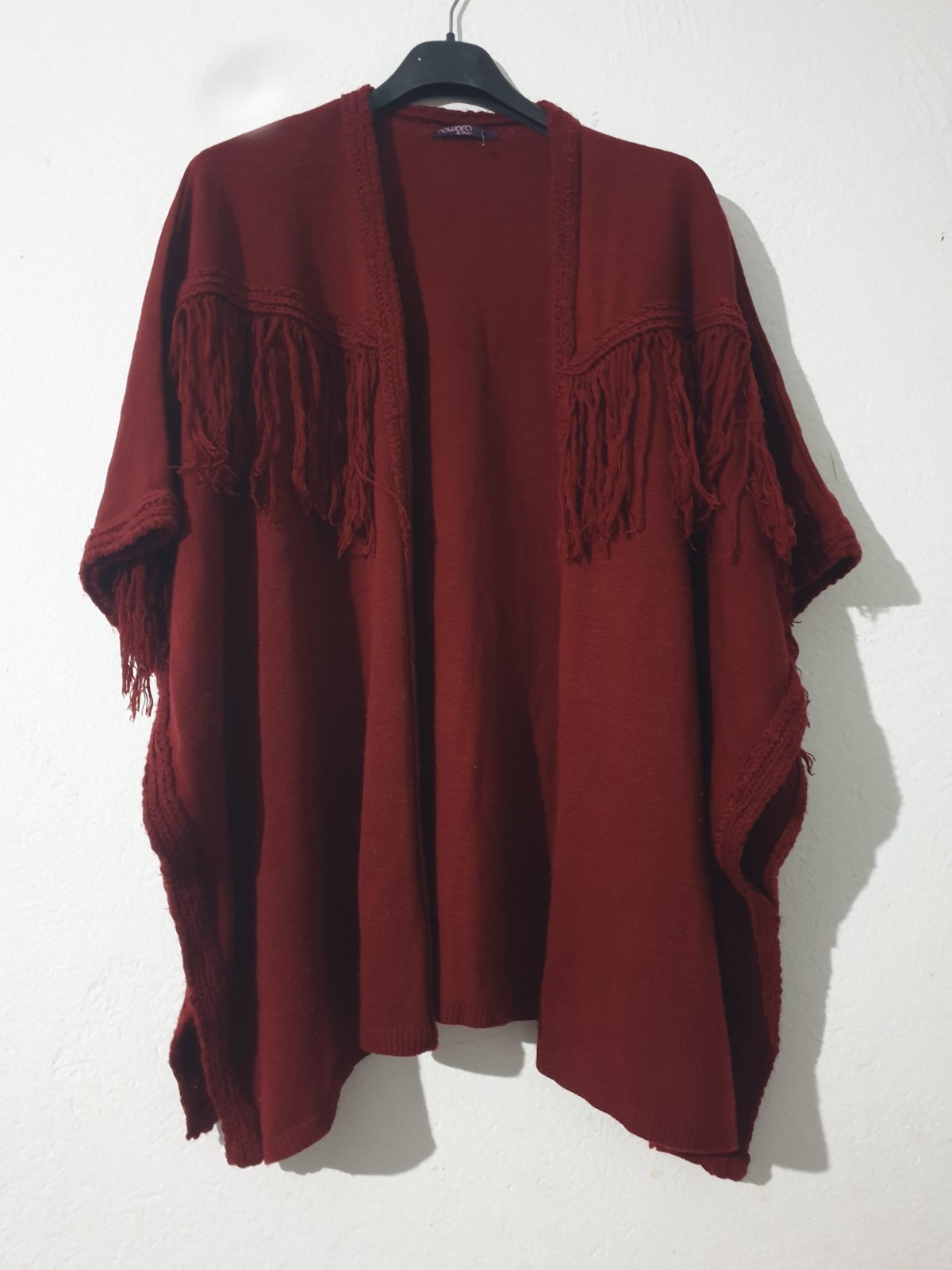 Cape rouge bordeaux en laine 