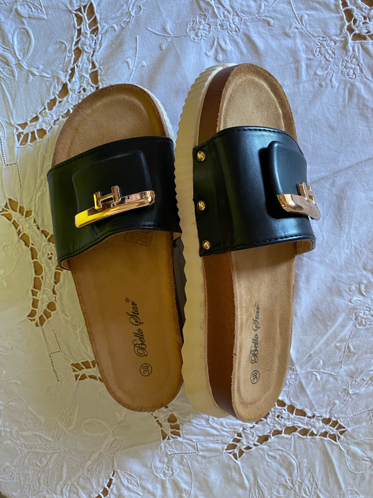 Mule femme pointure 38 Neuves 🖤