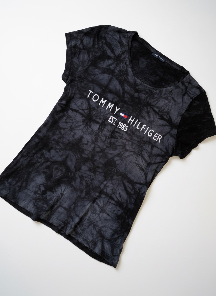 Pull Tommy taille L 🖤