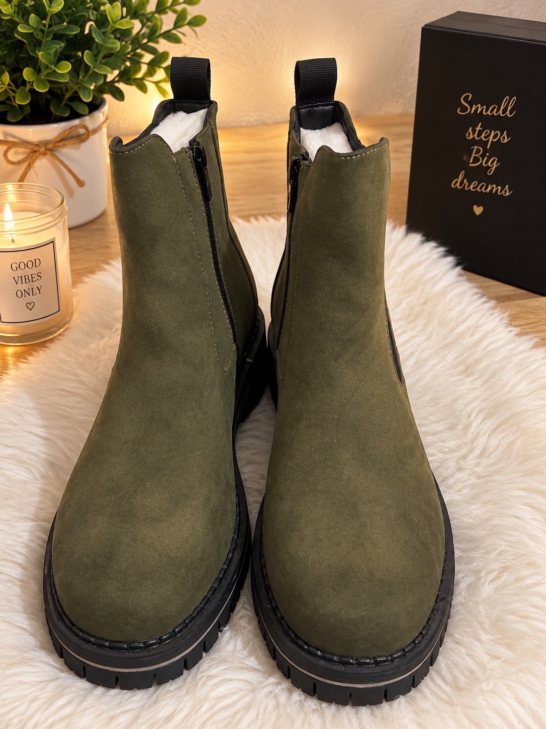 ⁠Bottines en daim vert olive⁠