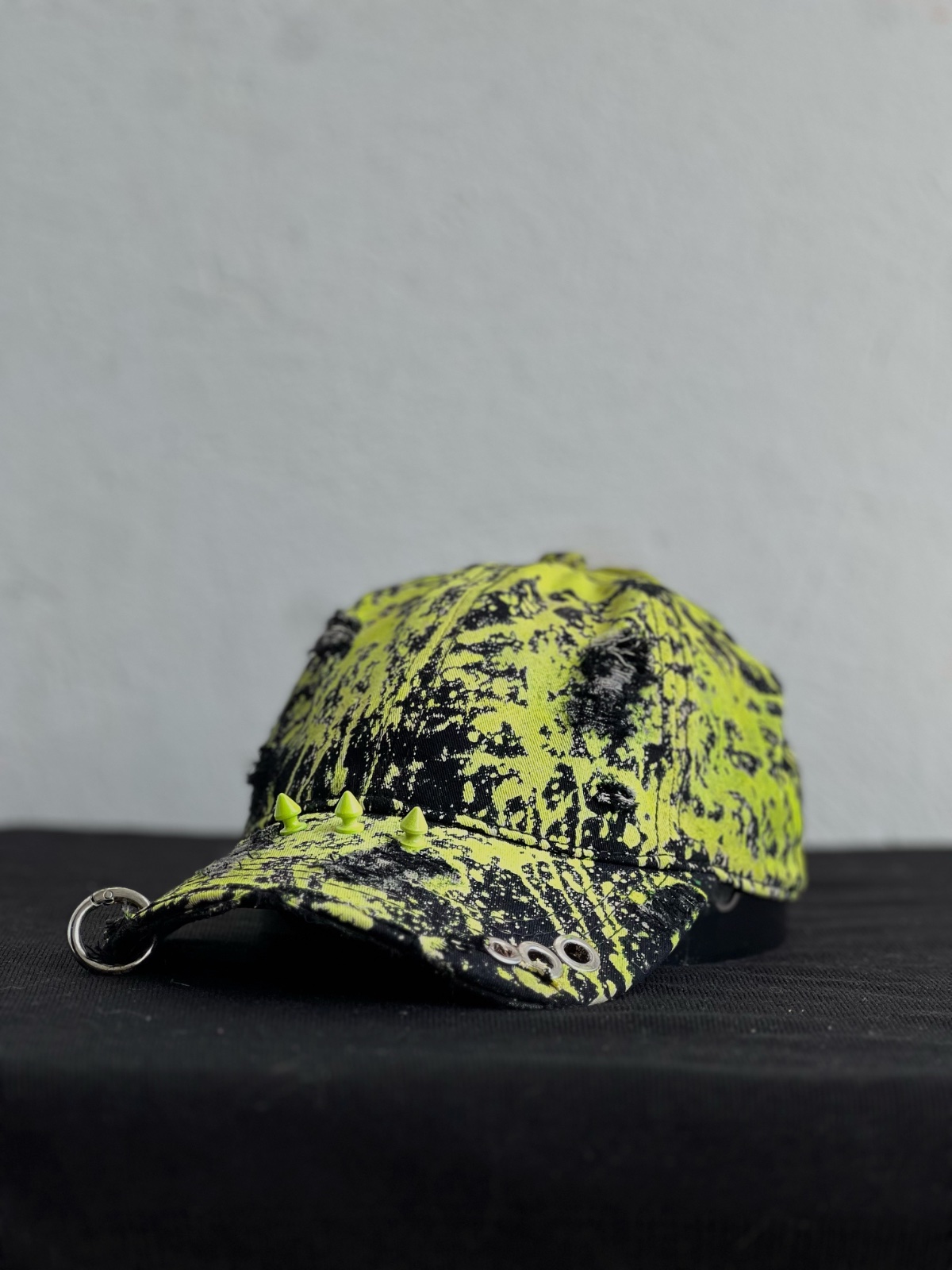 Glow in the darck 🧢