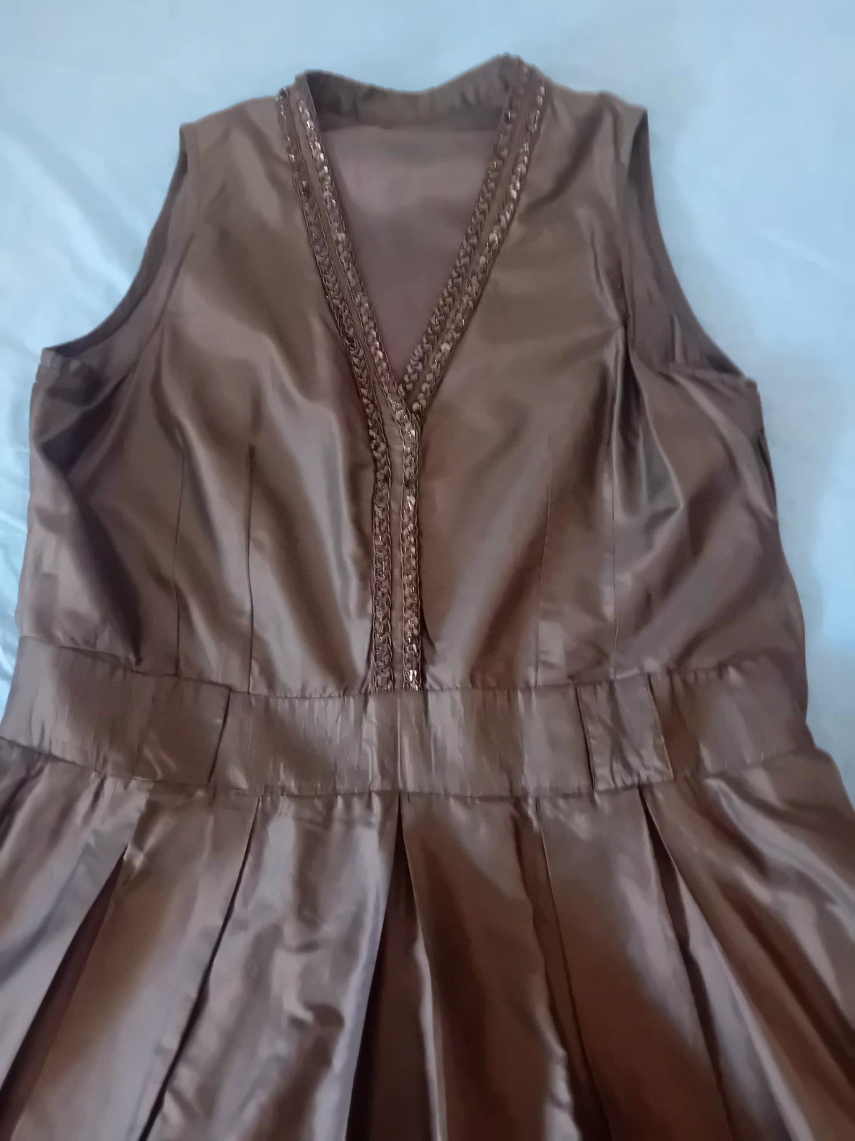 Robe en shantung de soie et taffetas 