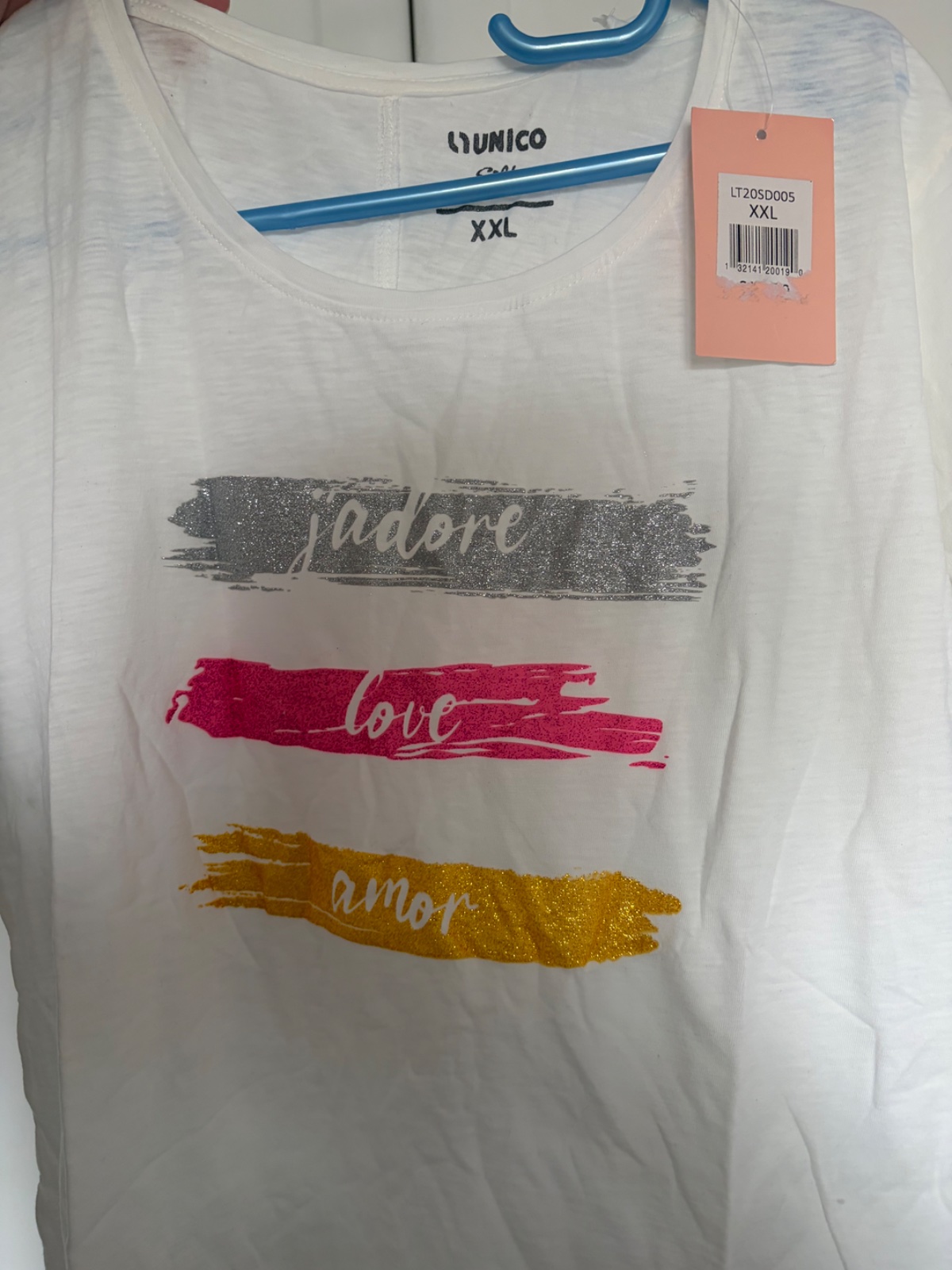 T-shirt neuf avec étiquette.