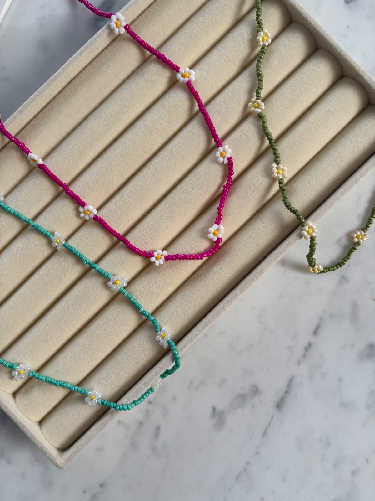 3 colliers 🌸 en perles💕