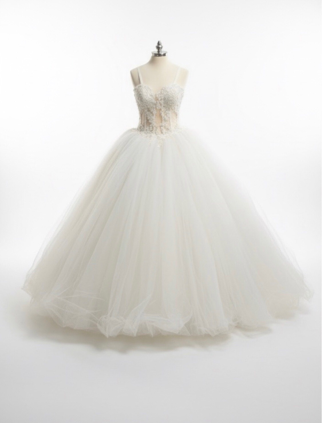 Robe de mariage ou fiançailles Neuve tlabbis 36/38/40 blanc cassés 
