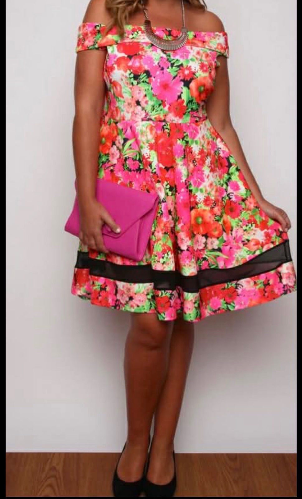 Jolie robe sans manche motif florale