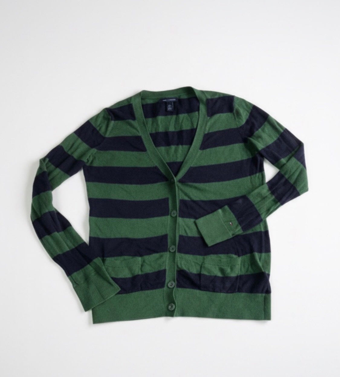 Cardigan Tommy vert rayure bleu très tendance en très bonne état 