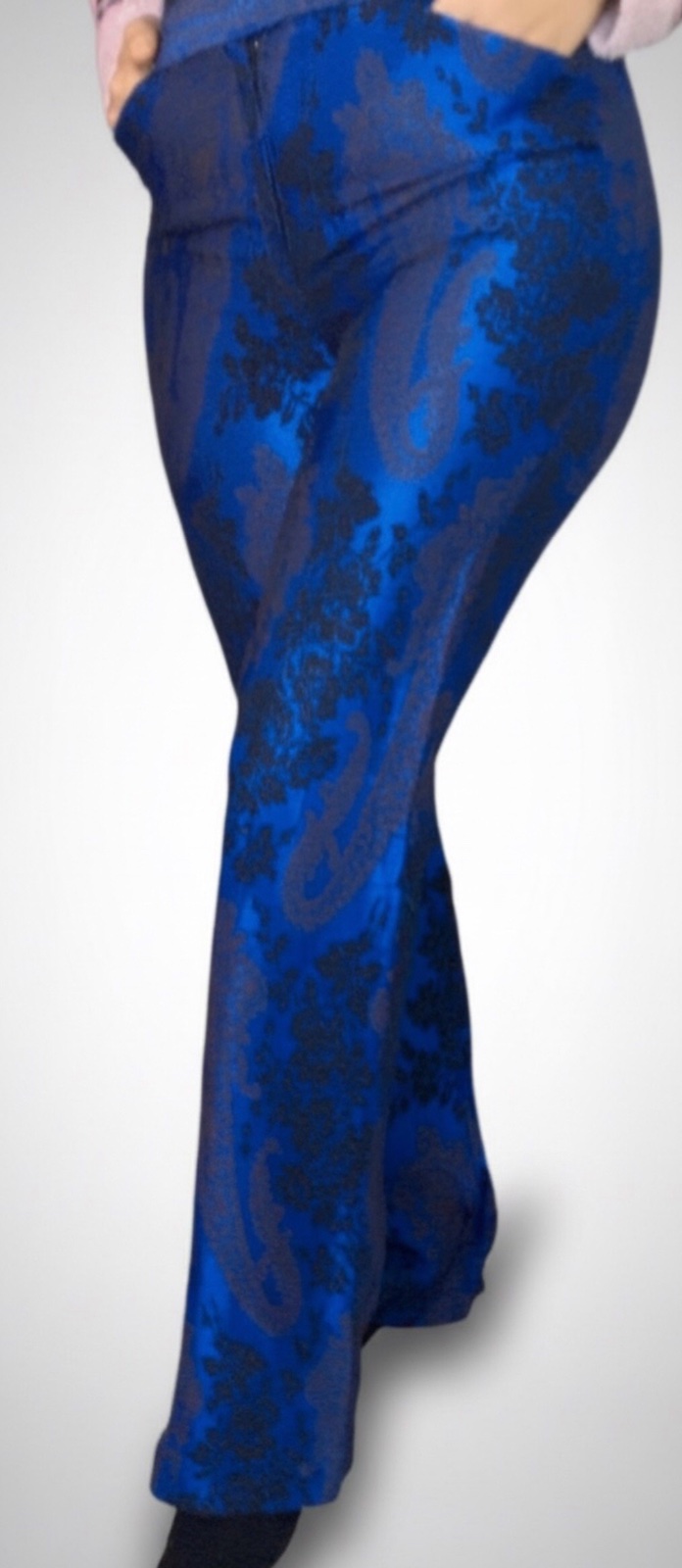 Joli pantalon avec Melange de couleur bleu , Motif Marron et Noir 