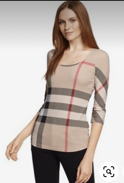 Joli Top BURBERRY 85% laine 15% Cachemere en bonne etat🤎