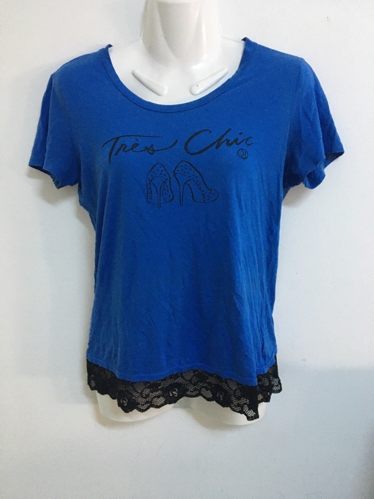 T-shirt Armani Jeans 💙💙en tres bon etat 