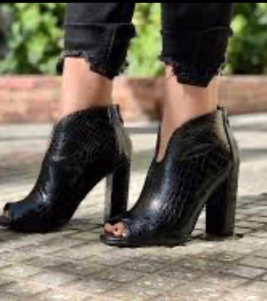 Escarpins á talons haut noir effet croco  🖤🖤pointure 37 mais ilabbis 36