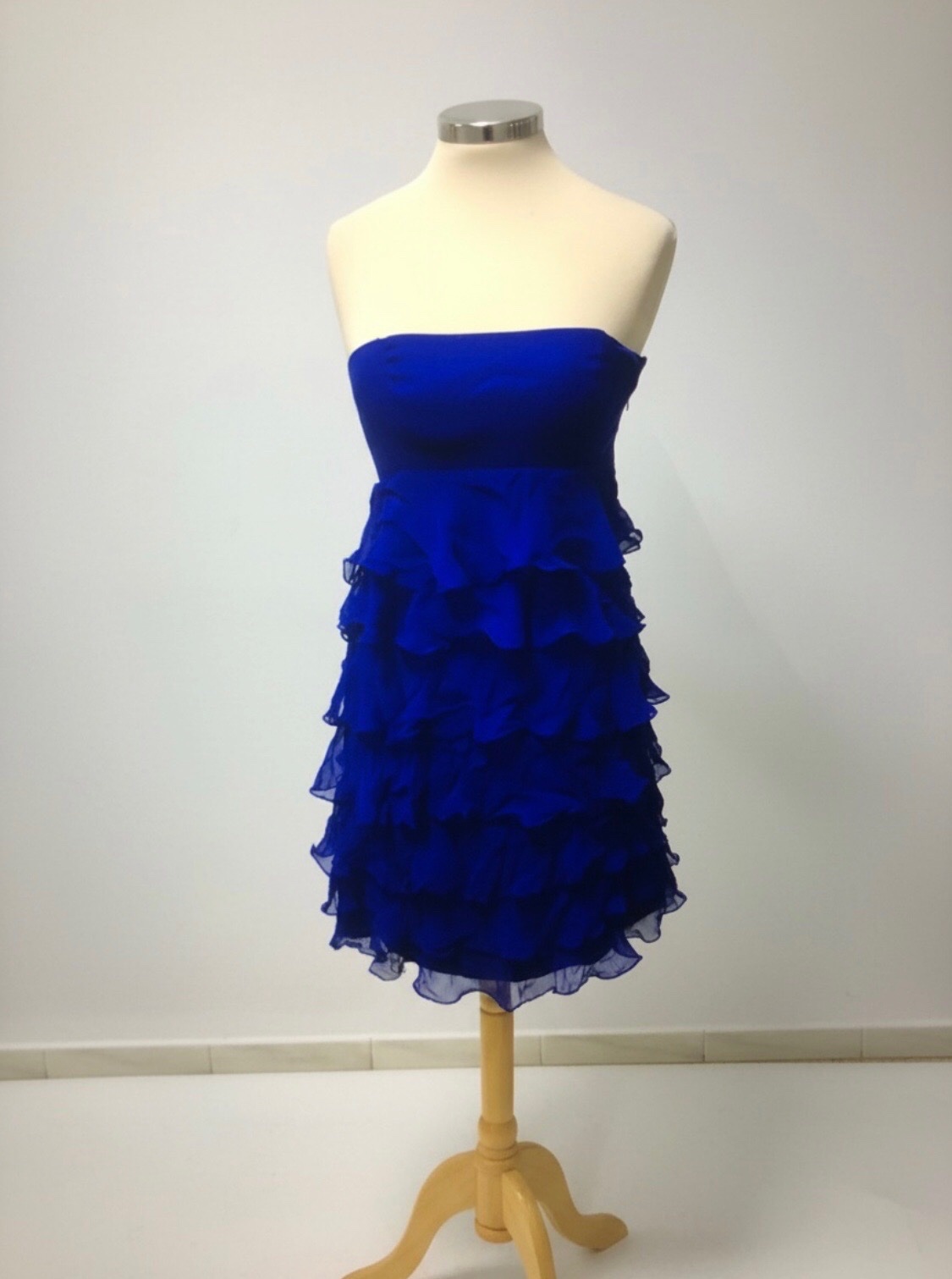 Robe de cocktail bustuer bleue à volants étagés en soie 💙💙