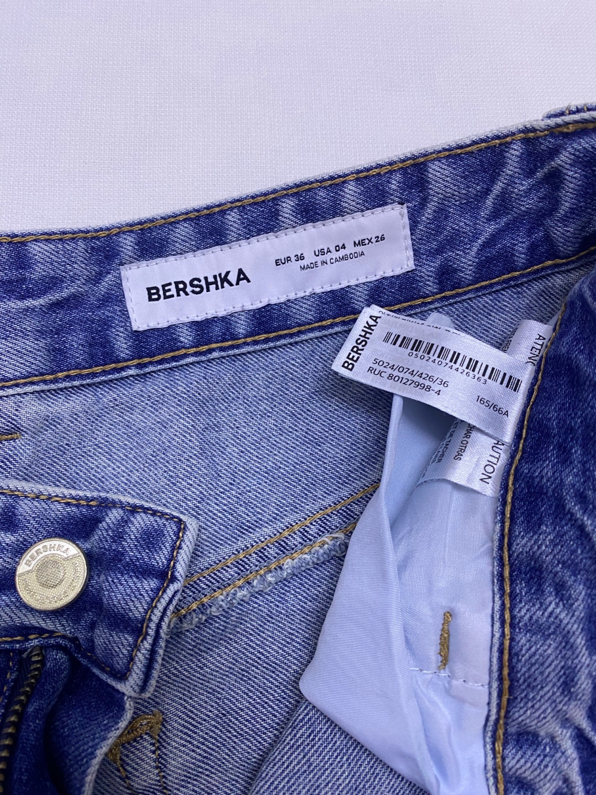 Pantalon de la marque BERSHKA taille 36🤍