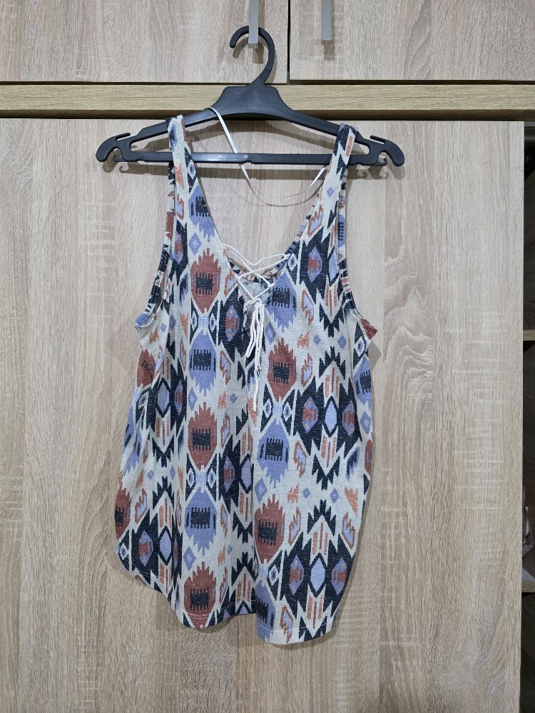 Top pull and bear aztec print 