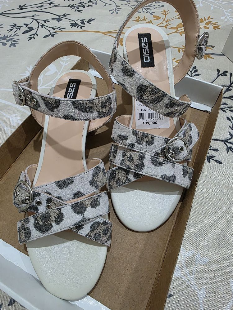 Sandales talon daim