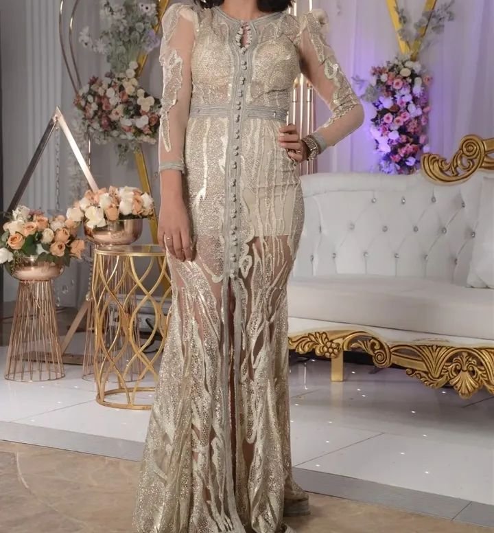 Robe soirée langue avec traîne 