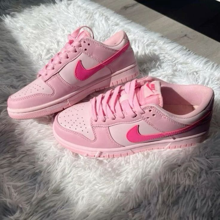 Nike Jordan 1 rose