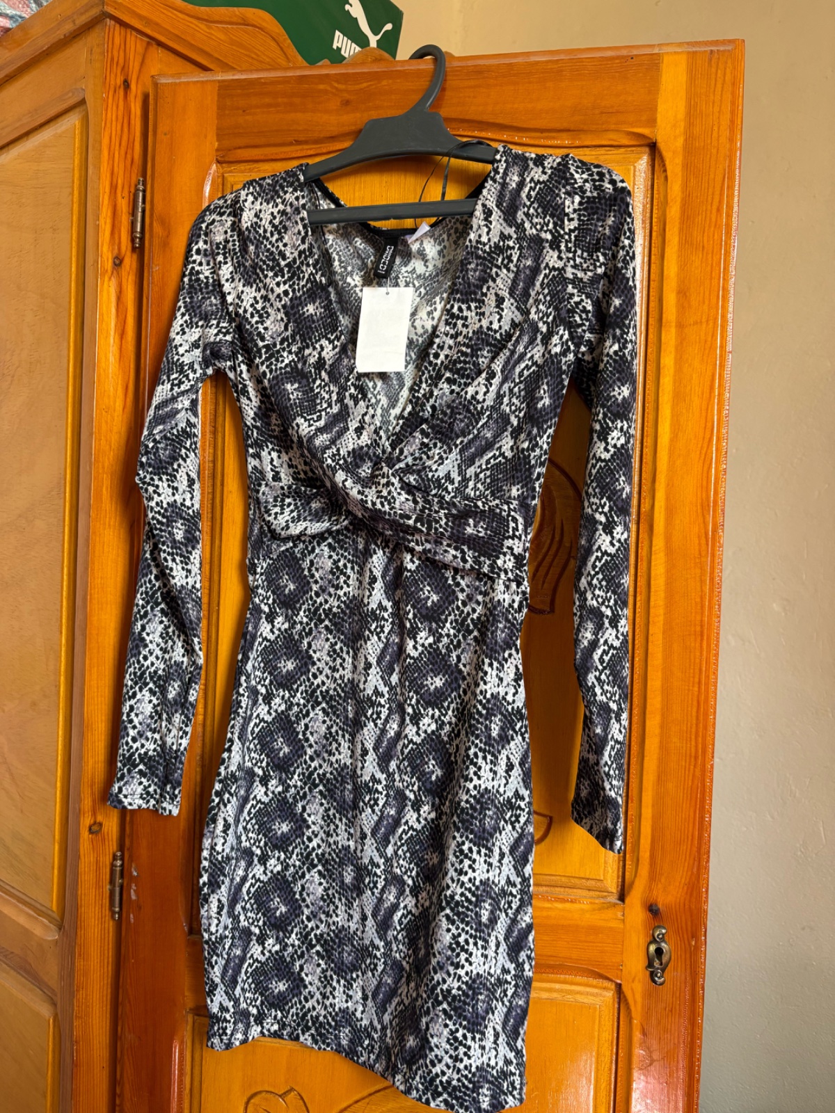 Robe h&m neuf avec etiquette taille xs en gris 