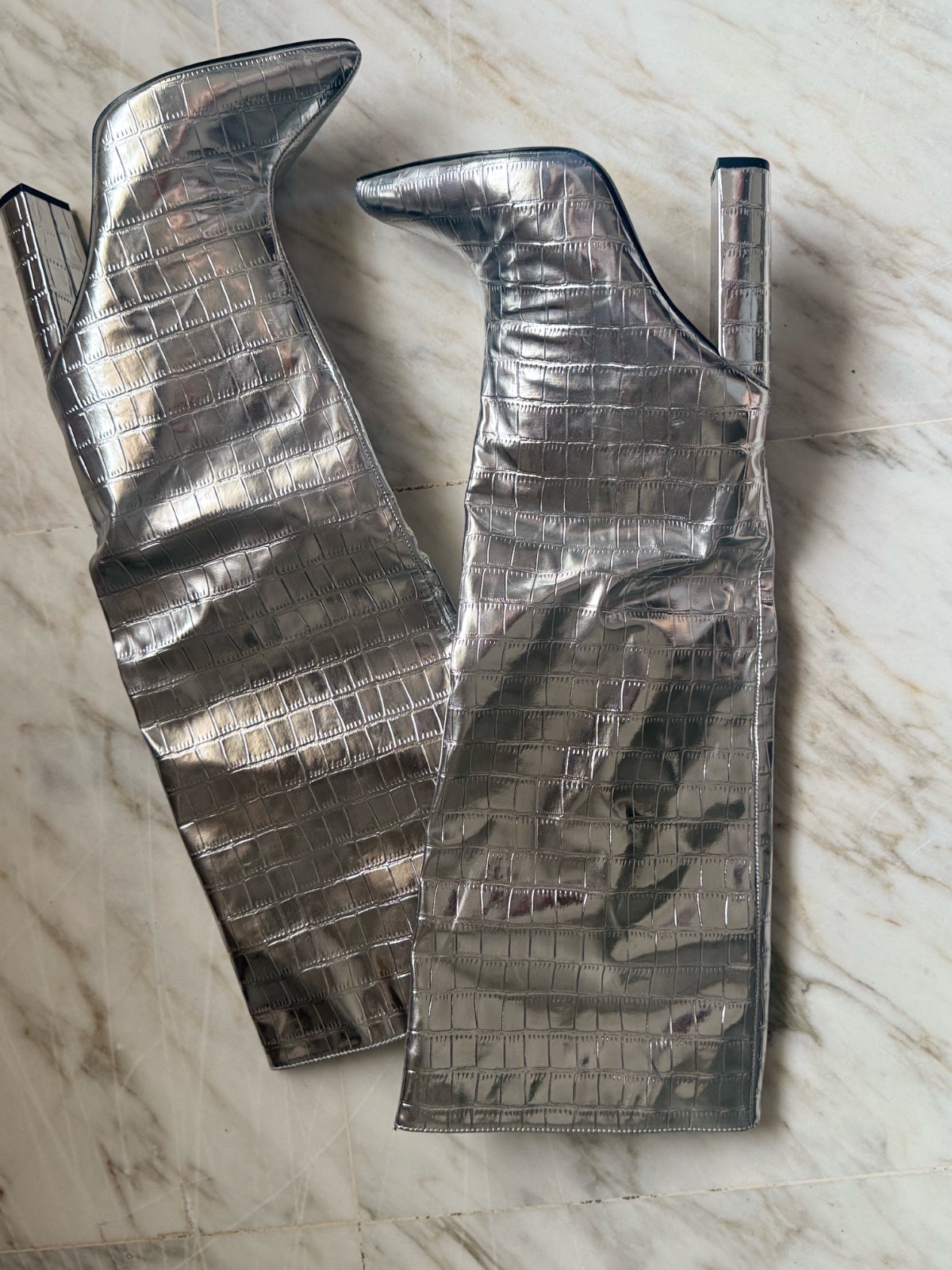 Bottes argent jamais porté pointure 37