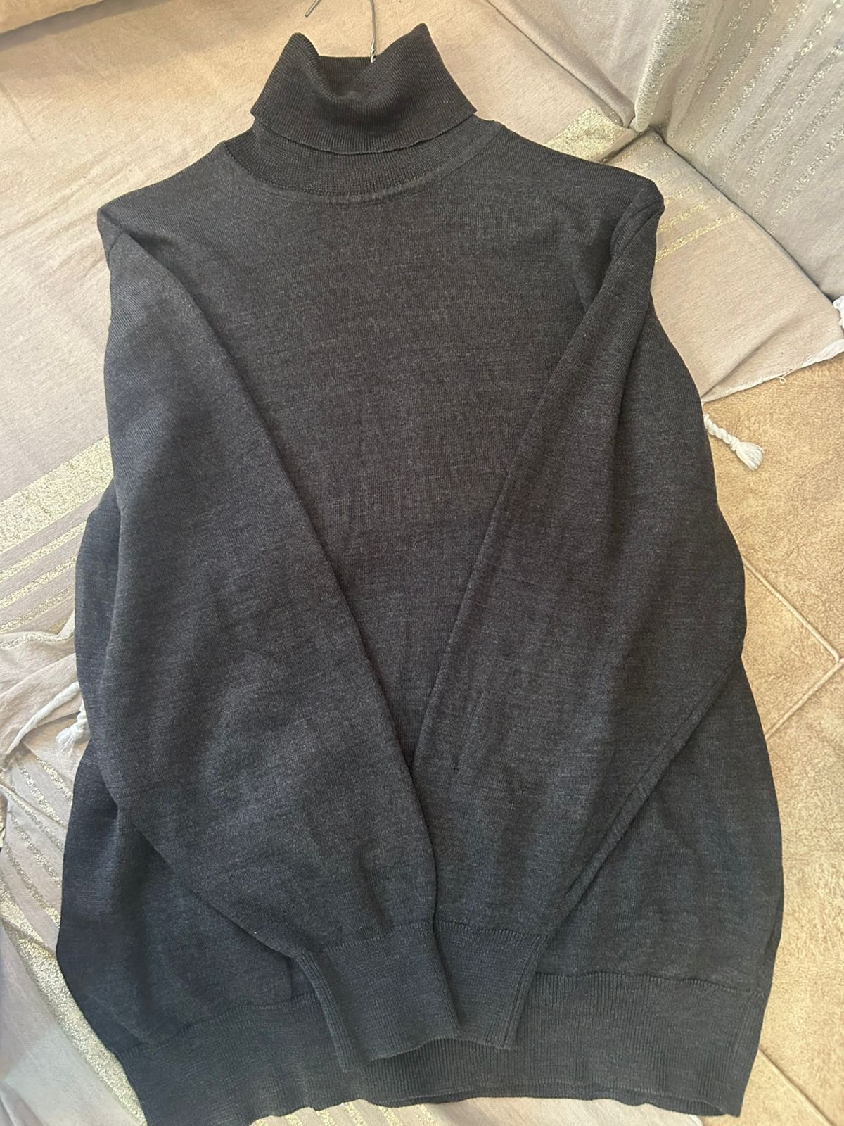 Pull col montant 