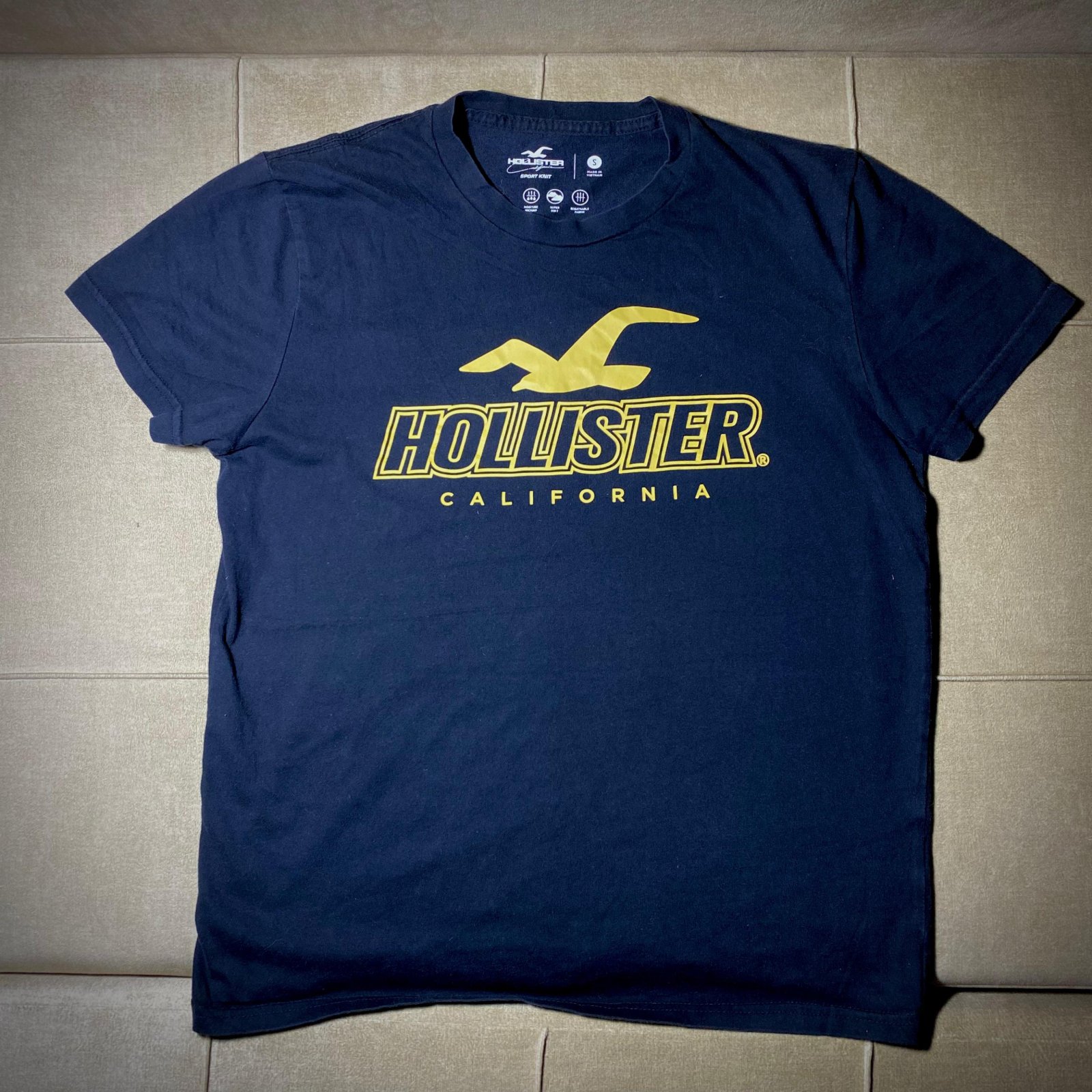 Hollister 