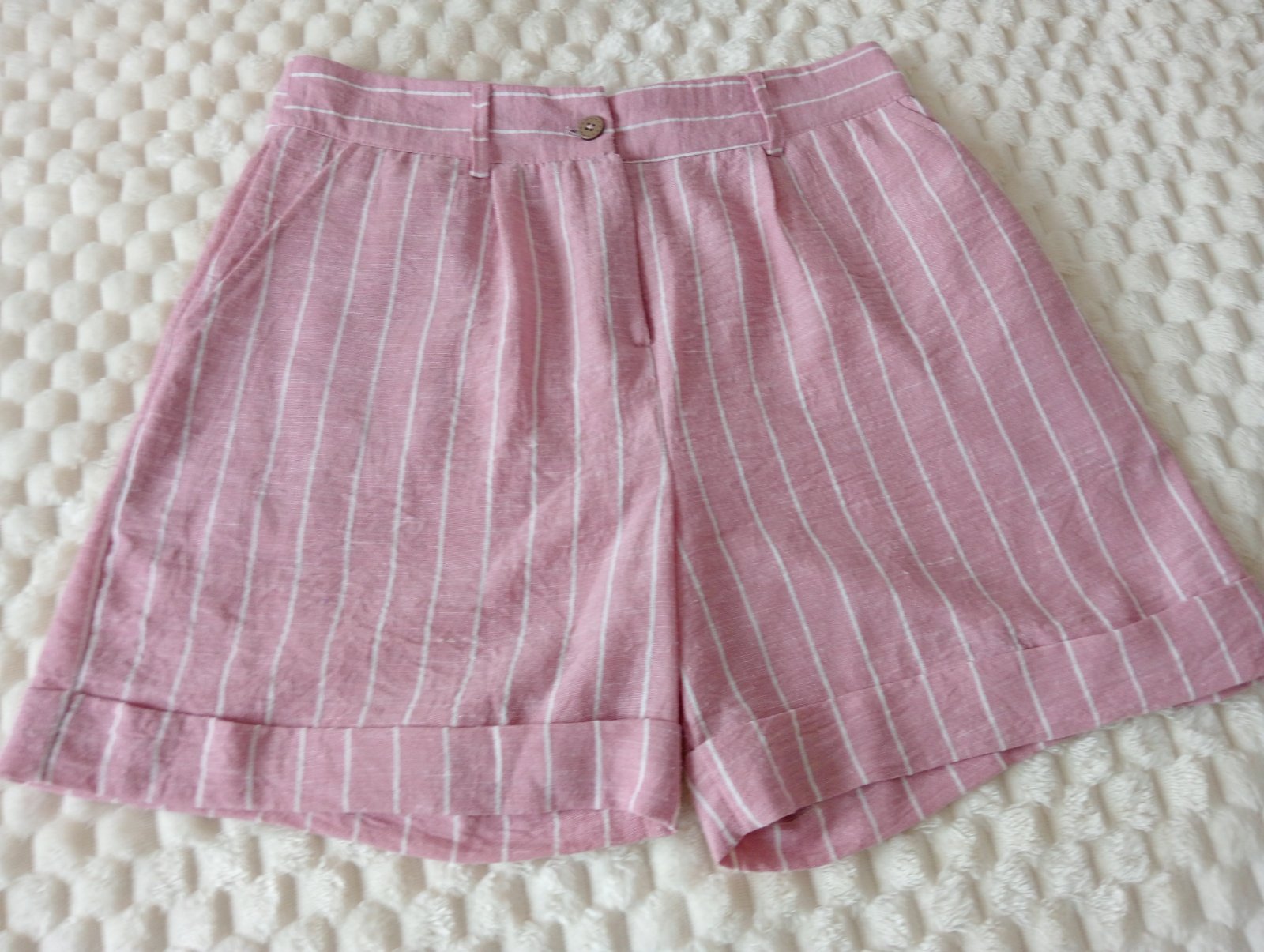 Short en rose et blanc de la marque Barsha S/M