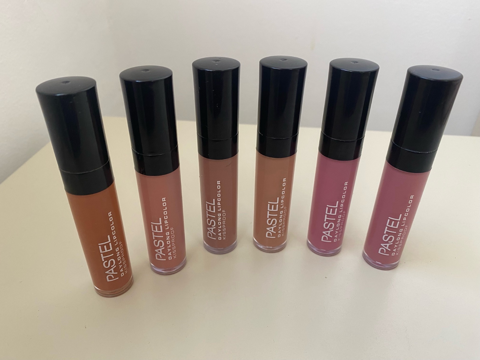 Lot de 6 rouges a levres pastel 