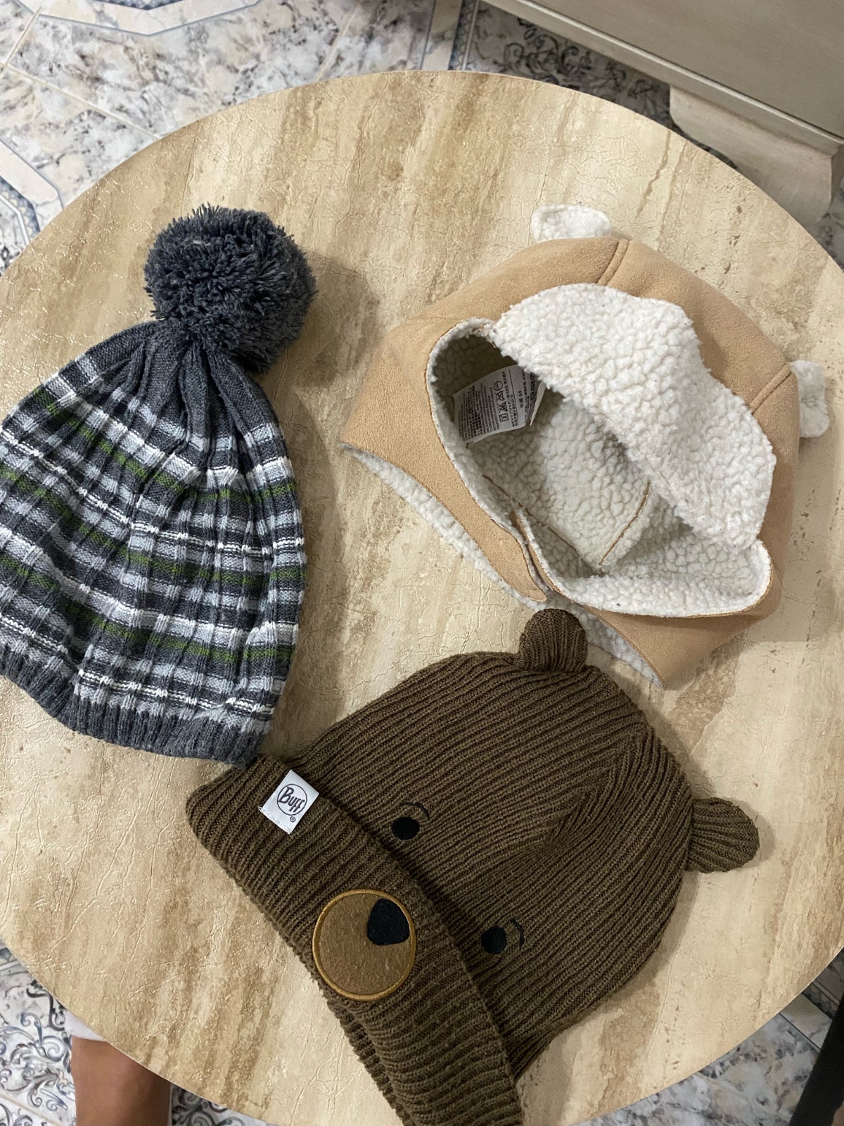 Lot de 3 bonnets 