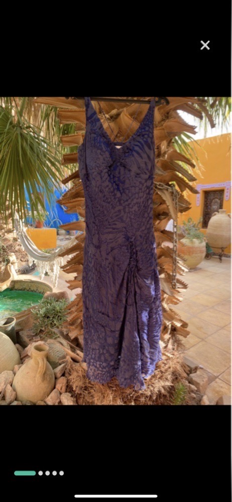 jolie robe en soir satinee