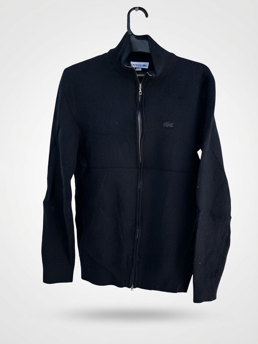 Bleu nuit Lacoste, authentique