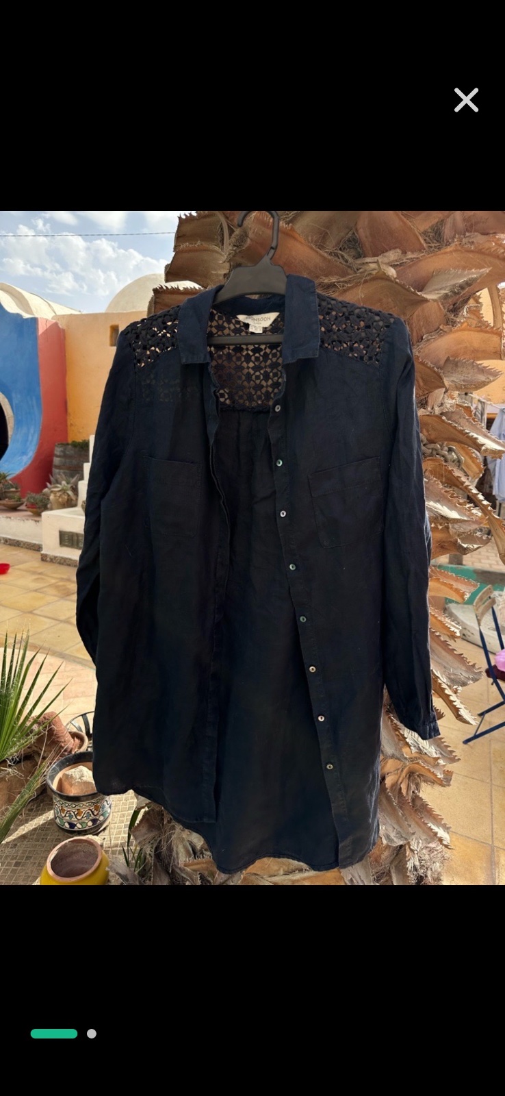 Chemsie en lin noir avec des broderi 