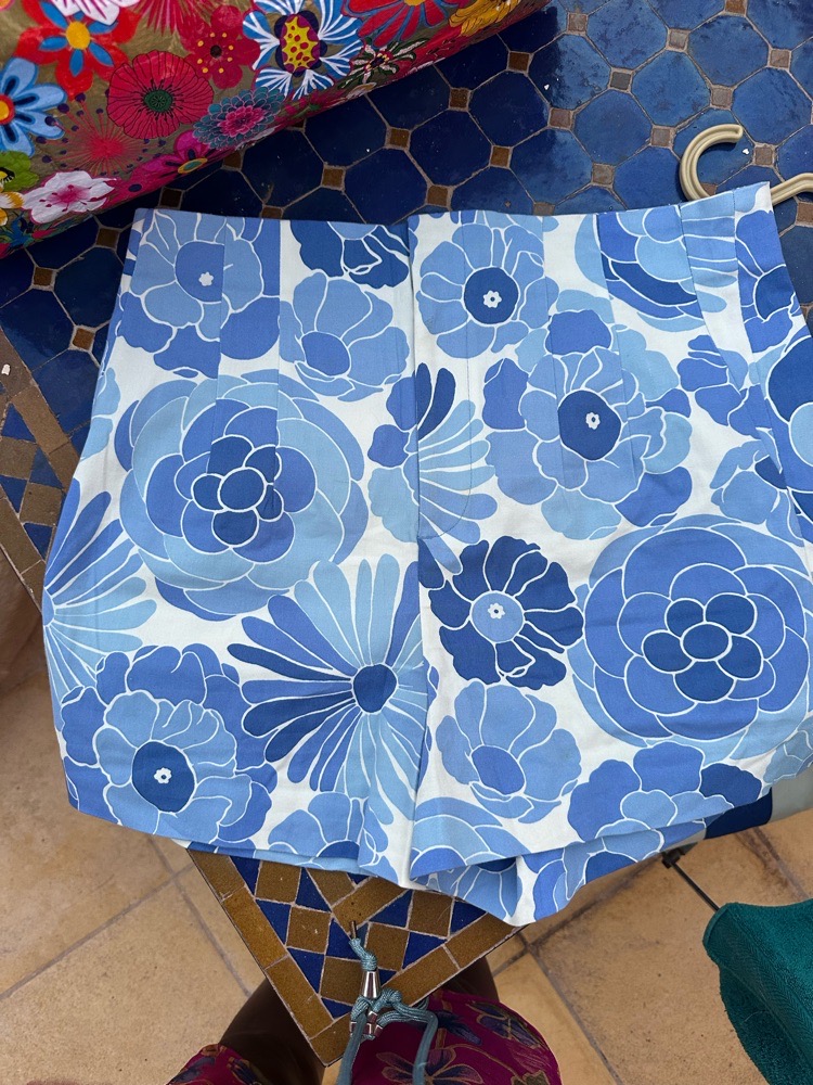 Joli short, taille haut zara  100 % coton