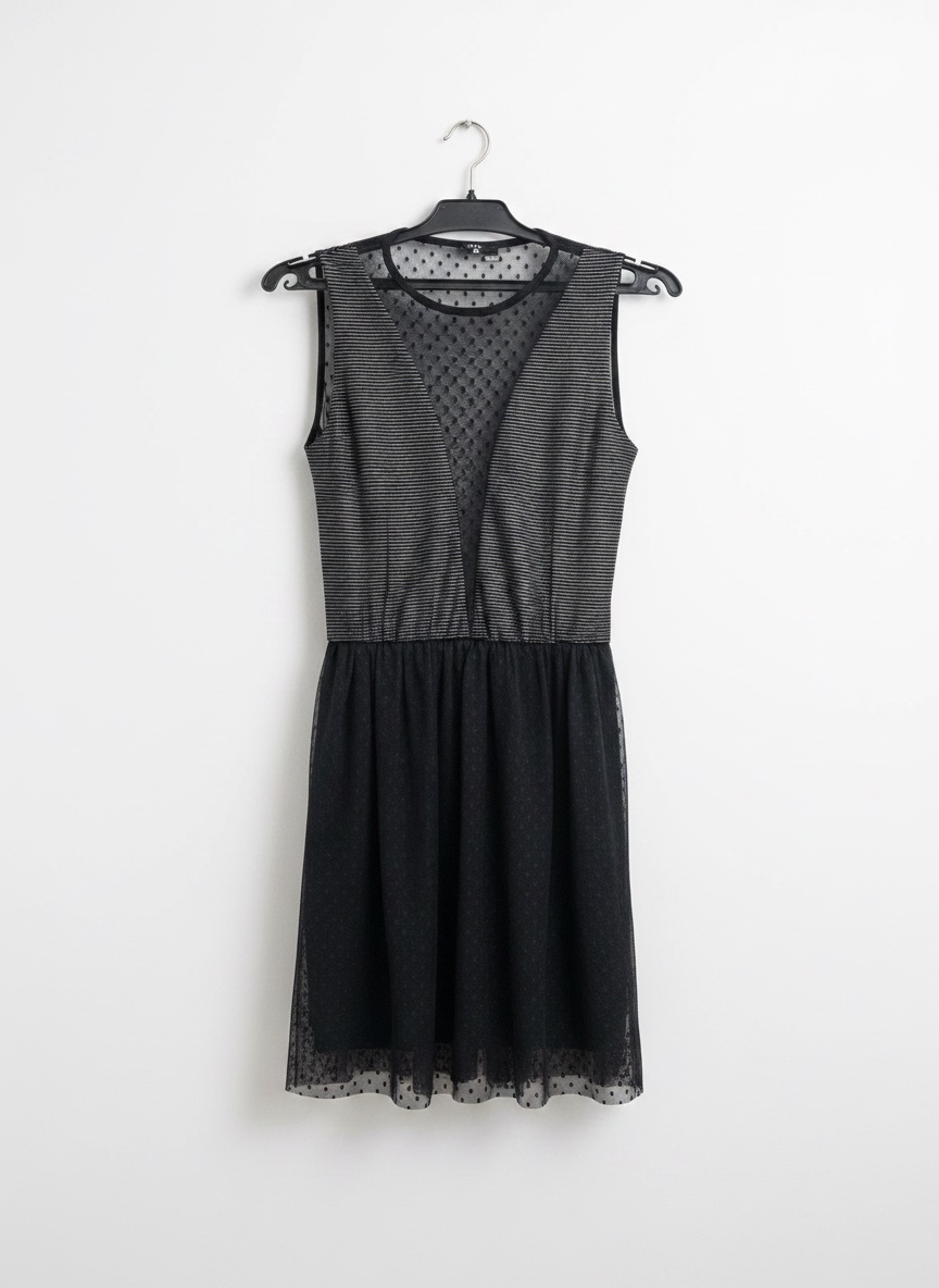 Robe noire pour les fêtes