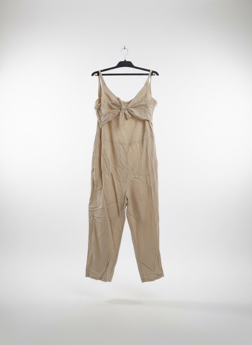 Combinaison marron clair.