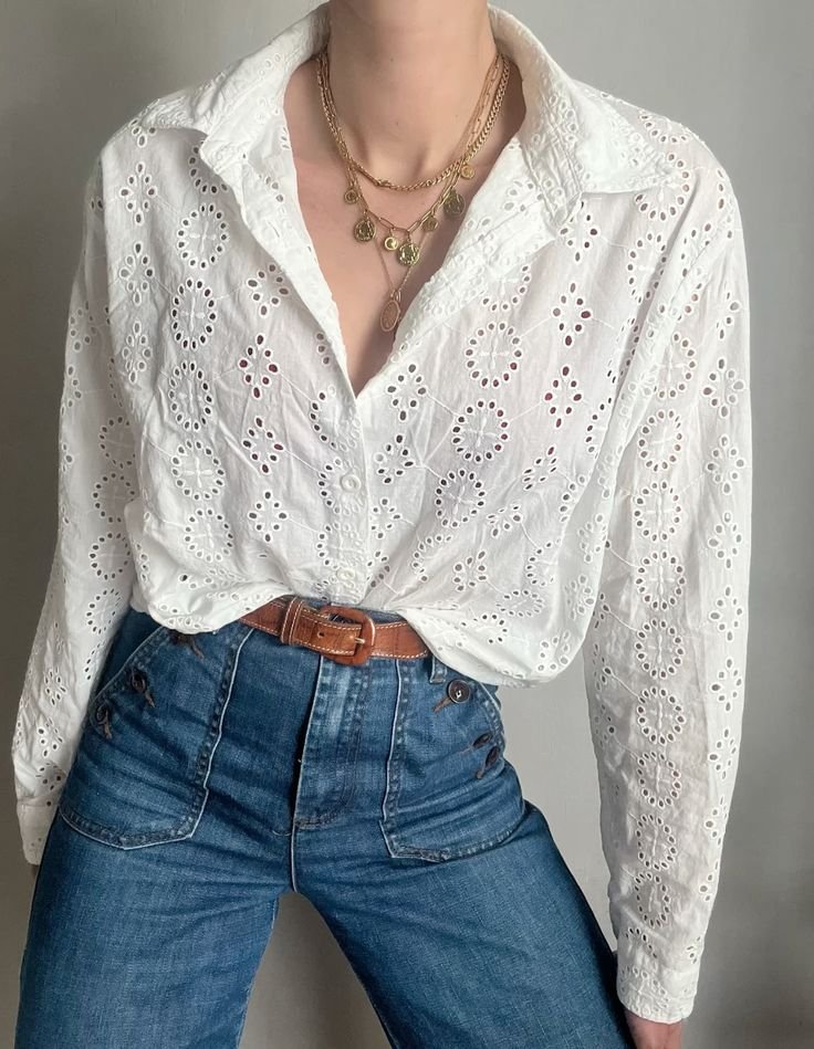 Chemise à broderie 