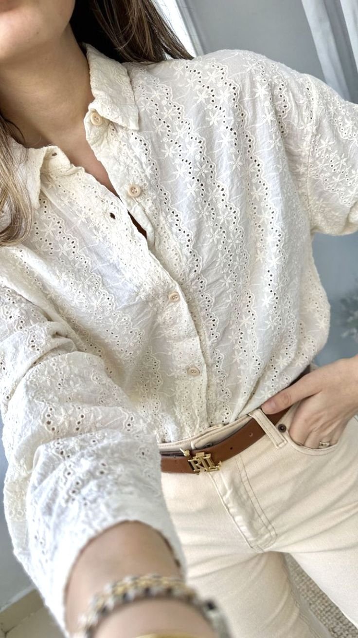 Chemise en broderie 