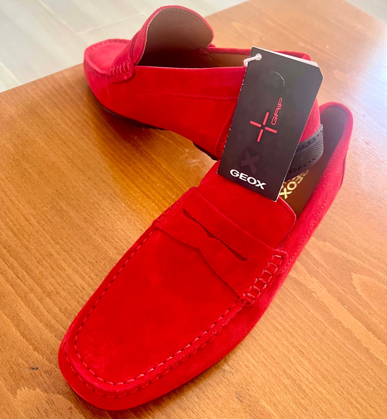 Moccassin en daim Geox neuf avec ticket pointure 43