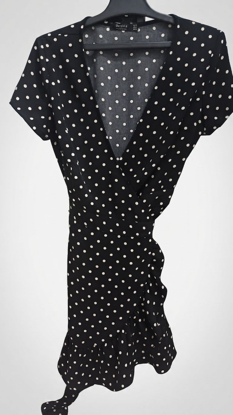 Robe de pois blancs classiques