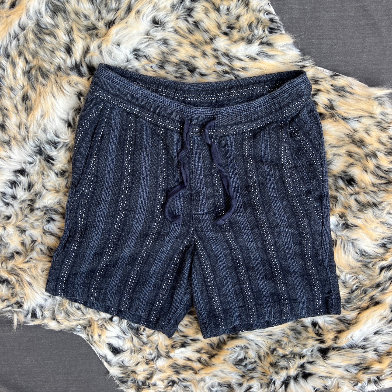 Short Zara 100 % original, en excellent état.