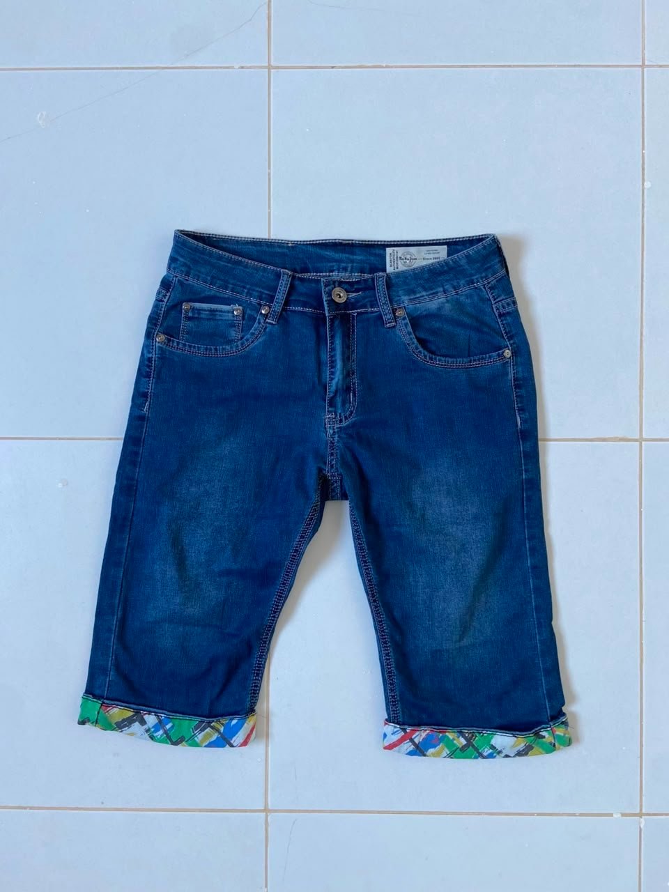 Short jean en denim bleu de la marque Min Hao
