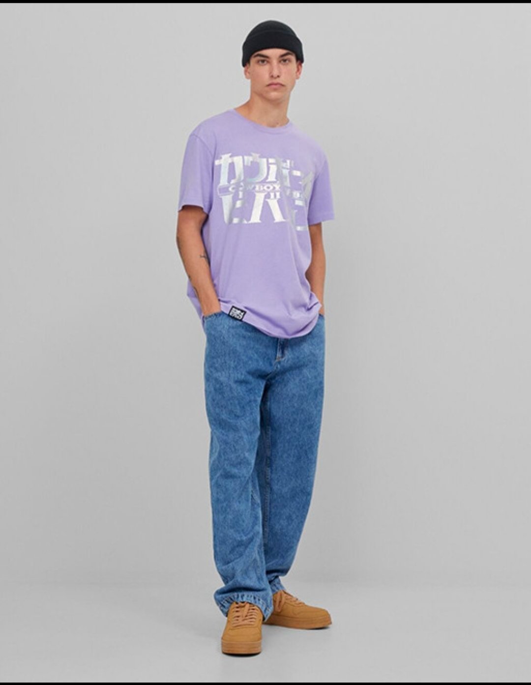 T-shirt lilas à manches courtes issu d'une collaboration officielle Bershka, mettant à l'honneur le célèbre anime japonais Cowboy Bebop