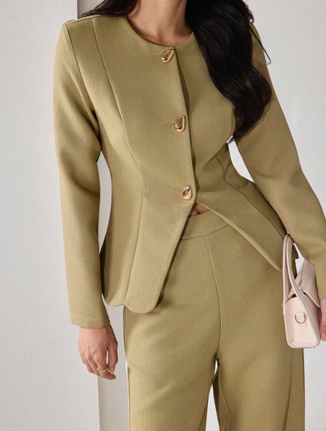 Ensemble chic veste et pantalon avec boutons dorés neuf promo 24 h